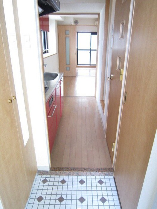 物件内観写真11　(玄関)