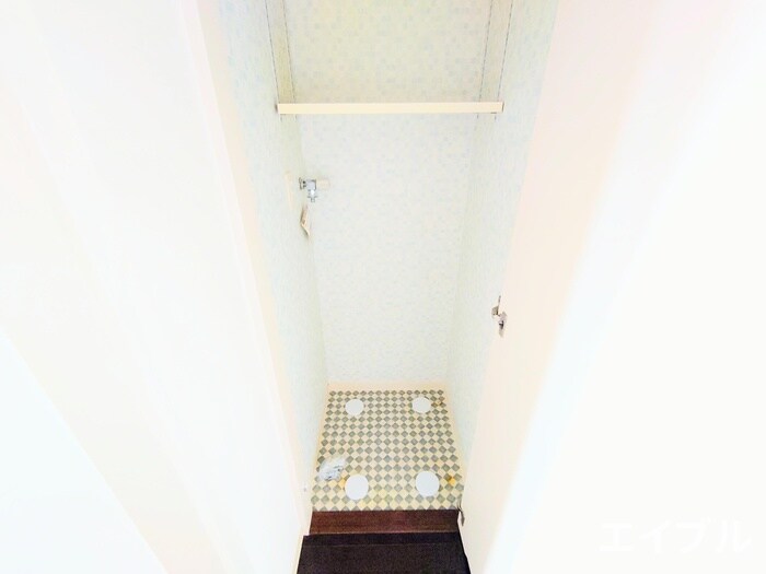 物件内観写真11　(洗濯機置場)