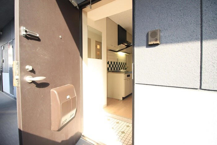 物件内観写真14　(玄関)