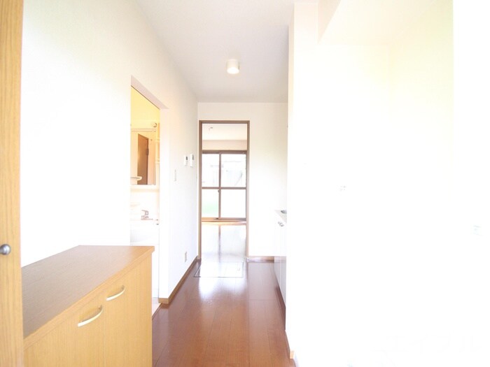 物件内観写真15　(廊下)