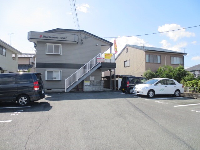 物件外観写真3　(駐車場)