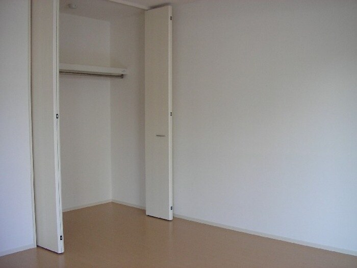 物件内観写真6　(収納)