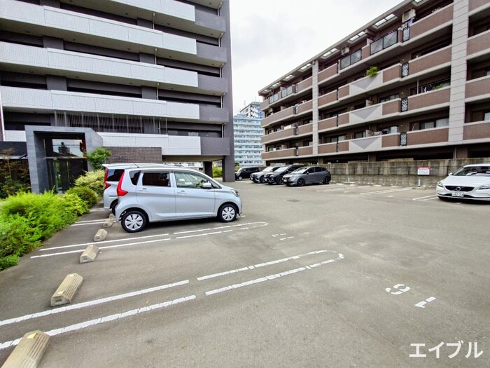 物件外観写真6　(駐車場)