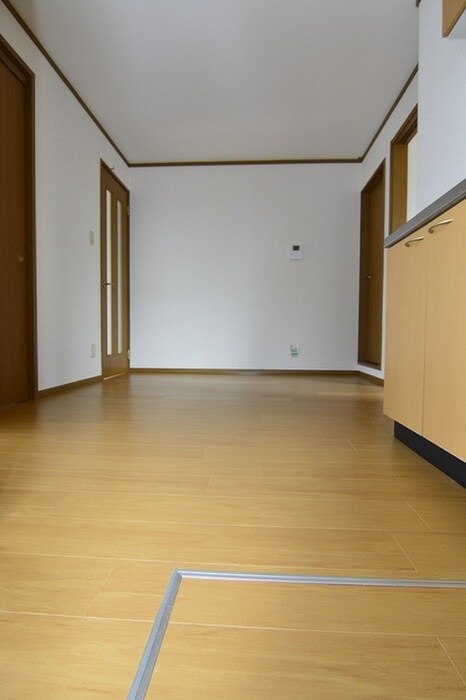 物件内観写真2　(居室)