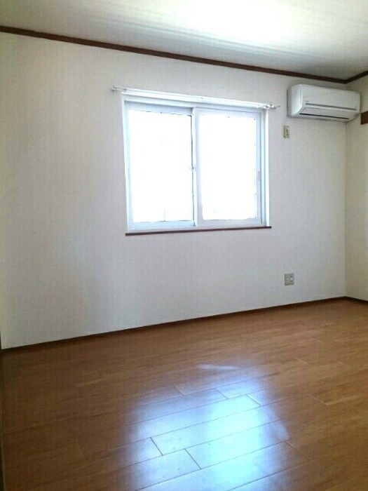 物件内観写真3　(居室)