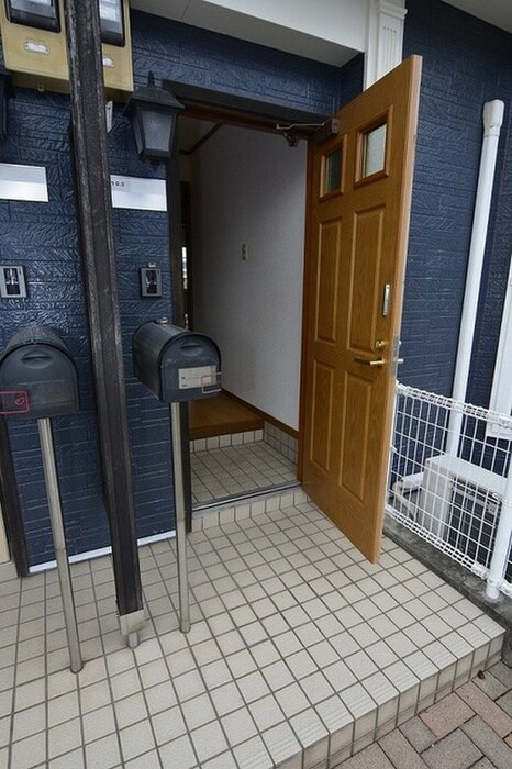 物件内観写真5　(玄関)