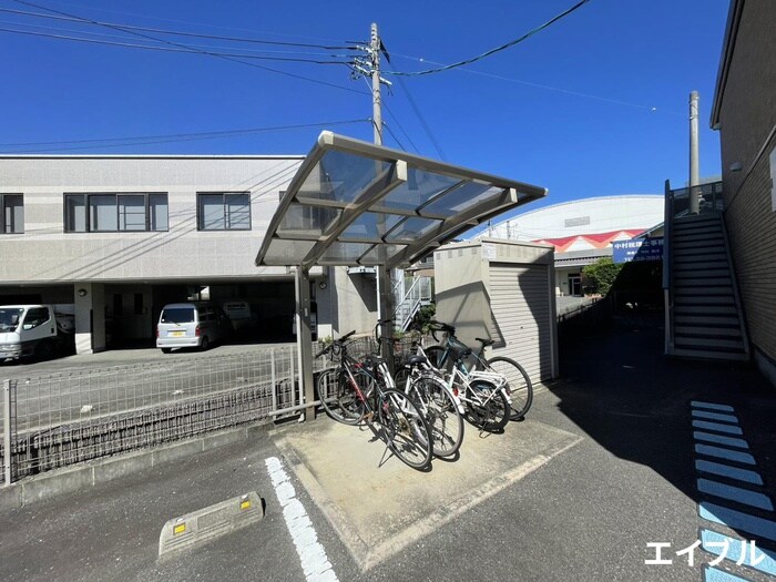物件外観写真2　(駐輪場)