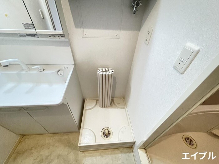 物件内観写真12　(洗濯機置場)