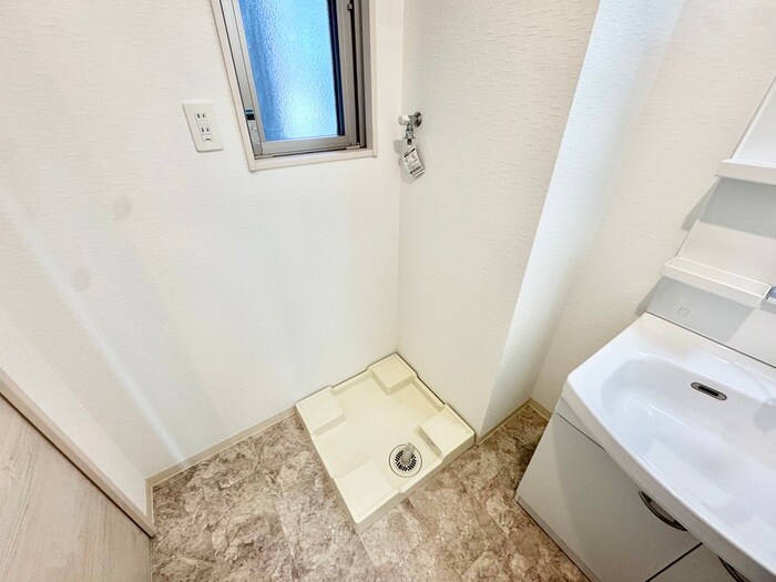 物件内観写真12　(洗濯機置場)