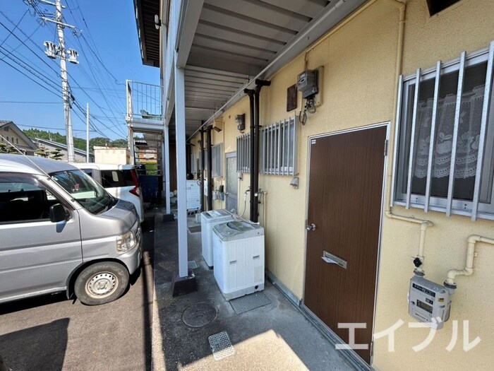 物件外観写真6　(エントランス部分)