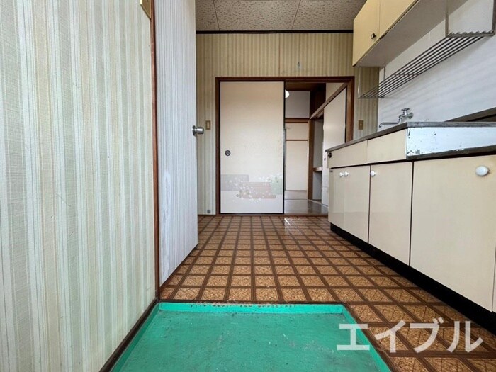 物件内観写真12　(玄関)