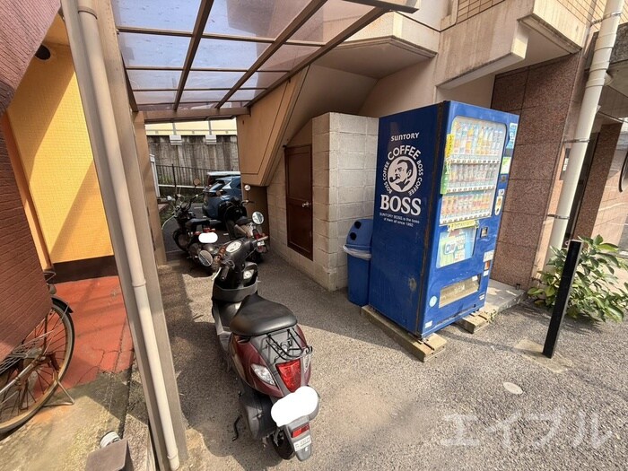 物件外観写真5　(駐輪場)