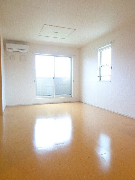 物件内観写真2　(居室)