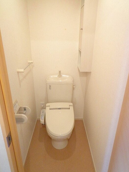 物件内観写真8　(トイレ)