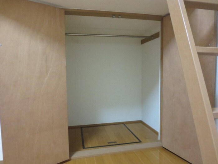 物件内観写真16　(収納)