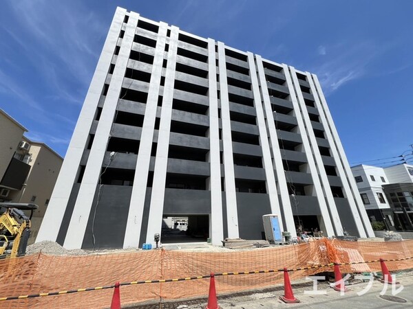 建築中