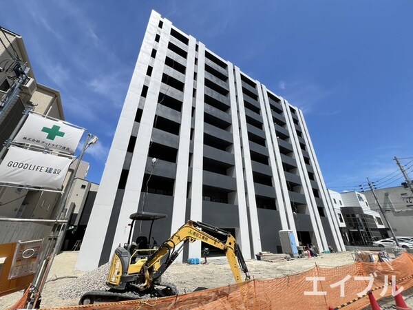 建築中