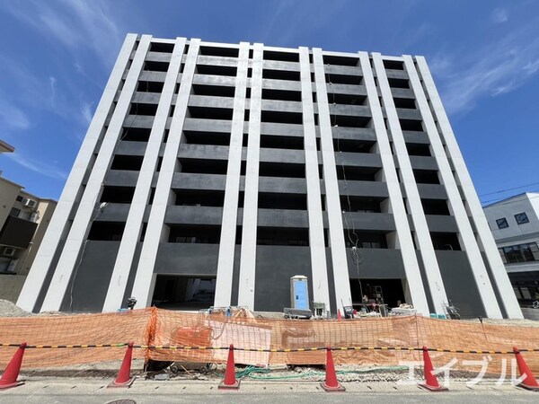 建築中