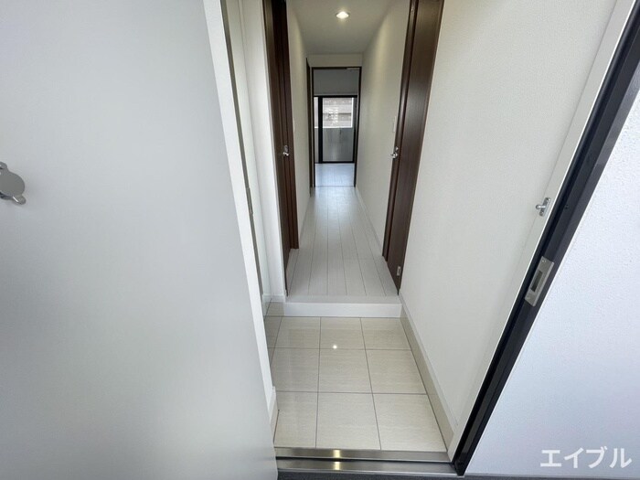 物件内観写真16　(玄関)