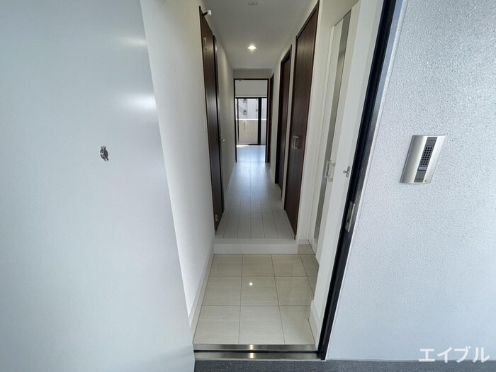 物件内観写真16　(玄関)