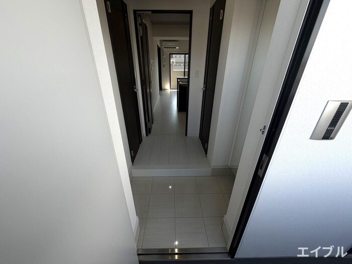 物件内観写真16　(玄関)