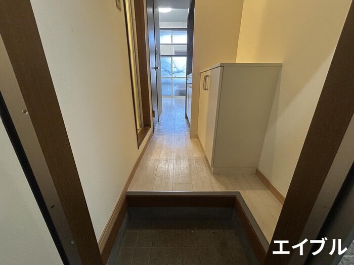 物件内観写真10　(玄関)