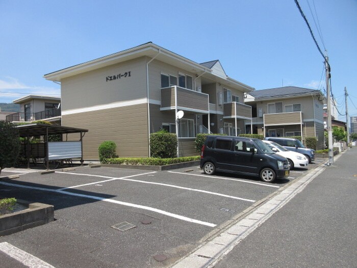 物件外観写真2　(駐車場)