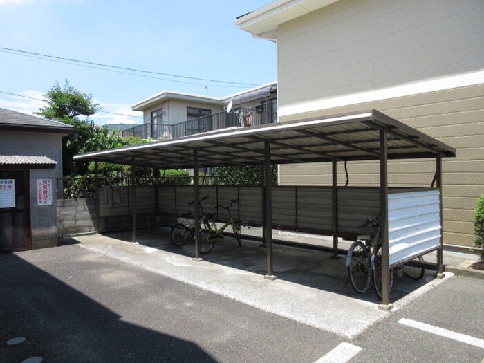 物件外観写真3　(駐輪場)