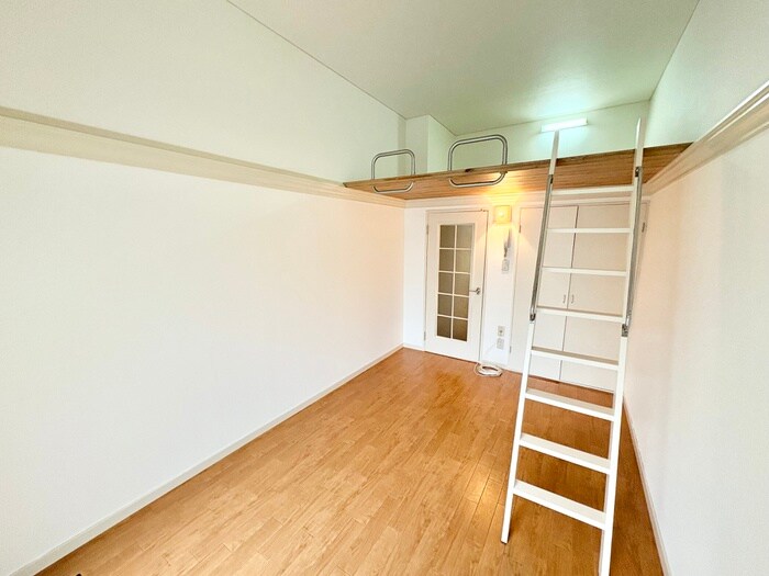 物件内観写真4　(居室)