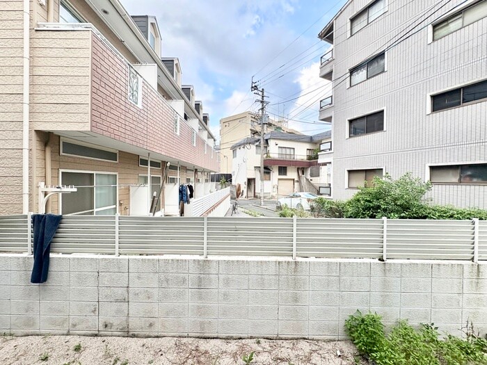 物件内観写真13　(室内からの展望)