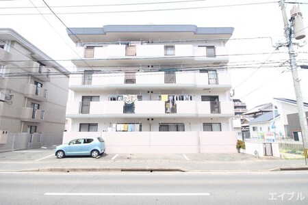ハイネス那珂川外観写真