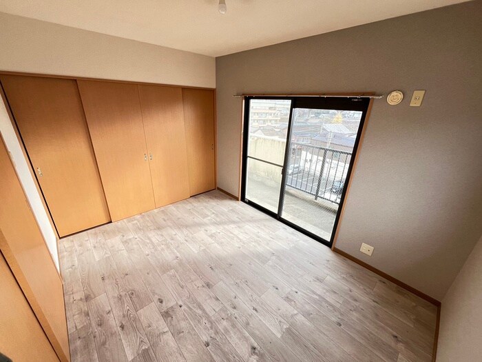 物件内観写真4　(居室)