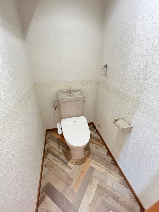 物件内観写真9　(トイレ)