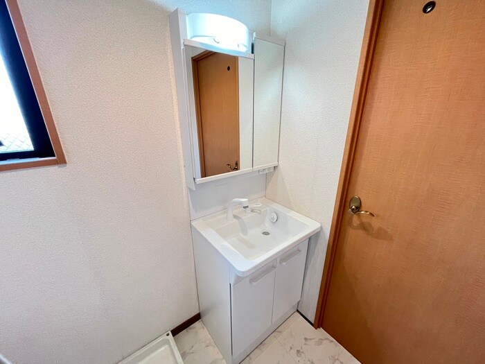 物件内観写真10　(洗面)