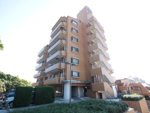 ライオンズマンション青山(301)外観写真