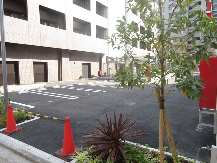 物件外観写真3　(駐車場)