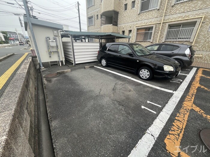 物件外観写真4　(駐車場)
