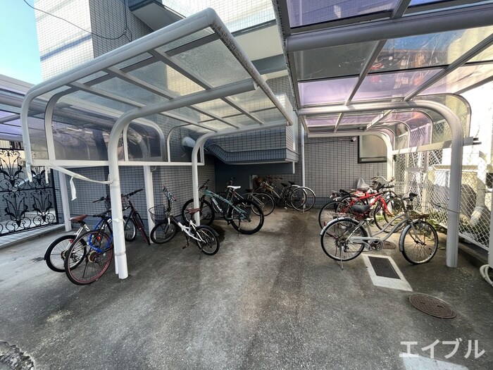 物件外観写真5　(駐輪場)