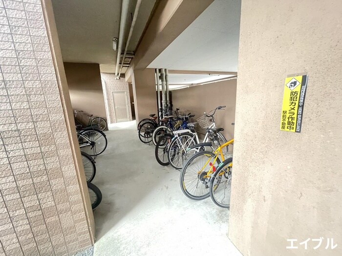物件外観写真5　(駐輪場)