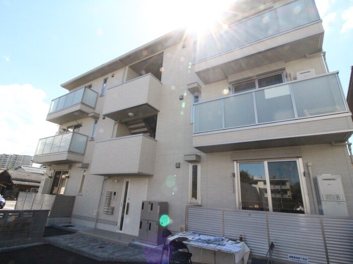 物件外観写真1　(外観写真)