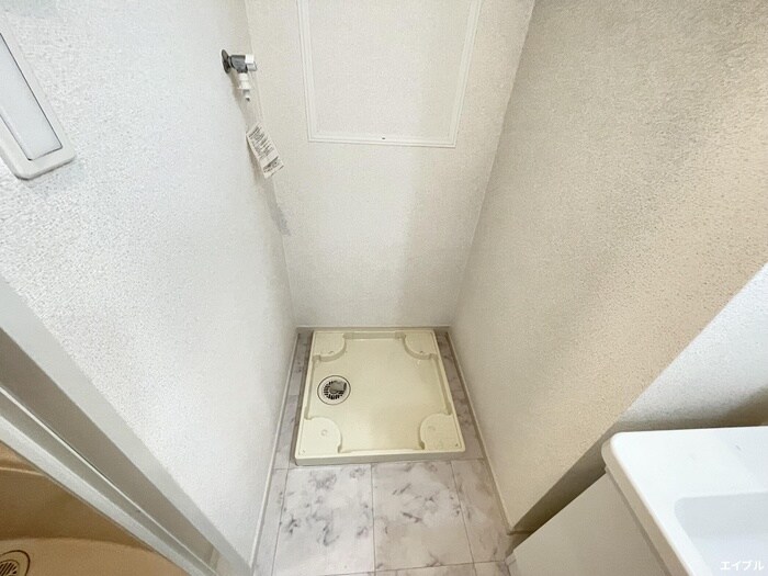 物件内観写真10　(洗濯機置場)