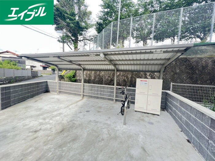 物件外観写真3　(駐輪場)