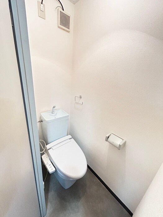 物件内観写真8　(トイレ)