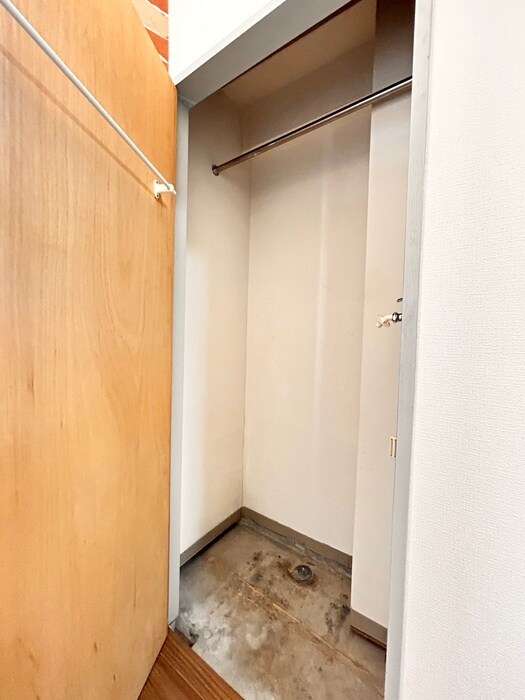 物件内観写真11　(洗濯機置場)