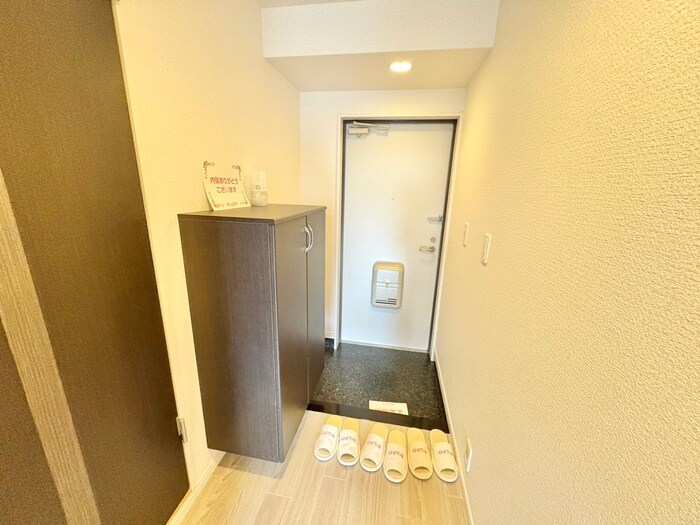 物件内観写真15　(玄関)