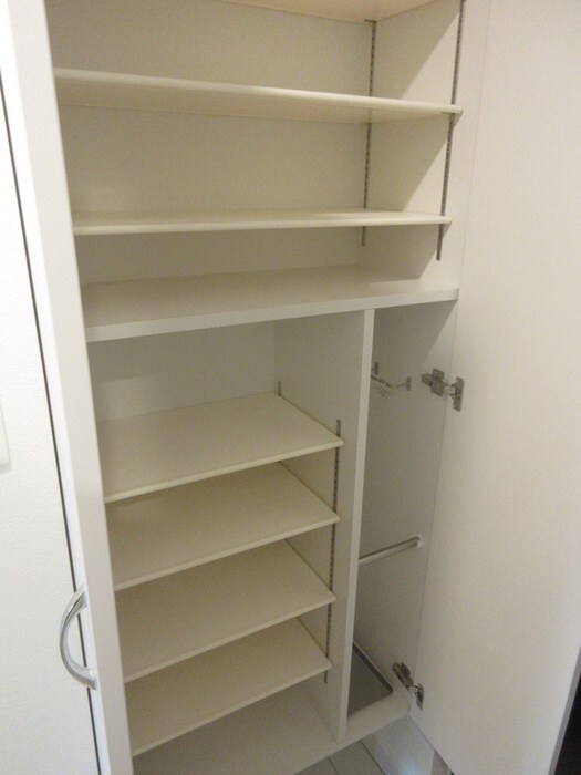 物件内観写真12　(靴箱)