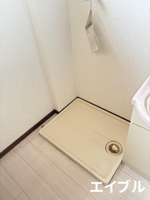 物件内観写真16　(洗濯機置場)