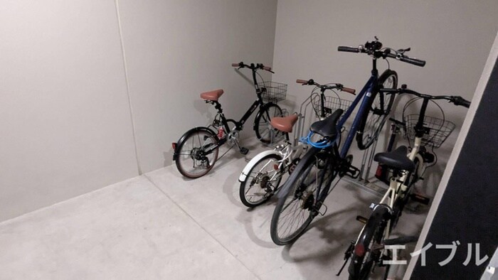 物件外観写真3　(駐輪場)