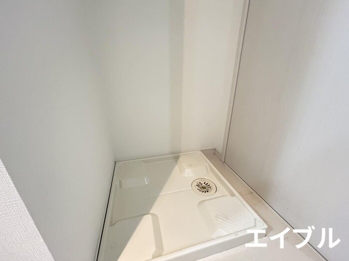 物件内観写真11　(洗濯機置場)