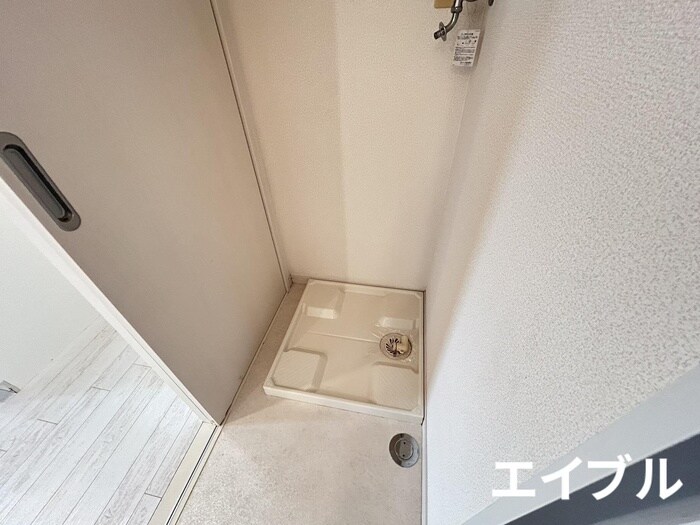 物件内観写真11　(洗濯機置場)